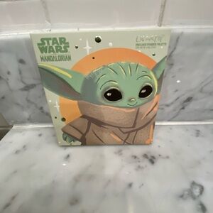 Mandalorian The Child Pressed Powder Palette